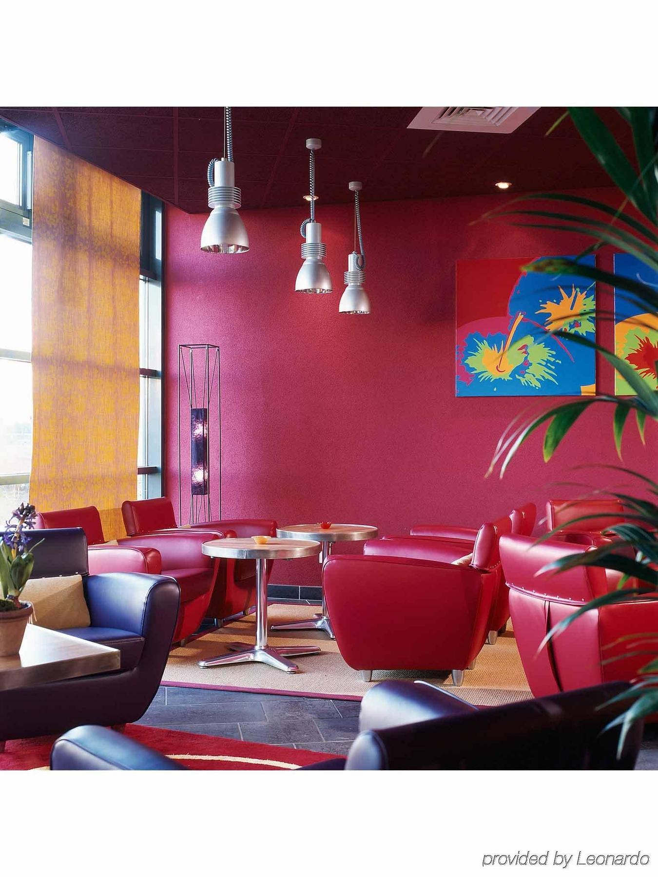 B&B Hotel Rueil-Malmaison Gare Экстерьер фото