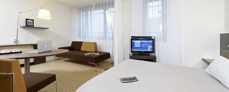 B&B Hotel Rueil-Malmaison Gare Экстерьер фото