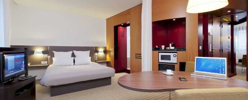 B&B Hotel Rueil-Malmaison Gare Экстерьер фото