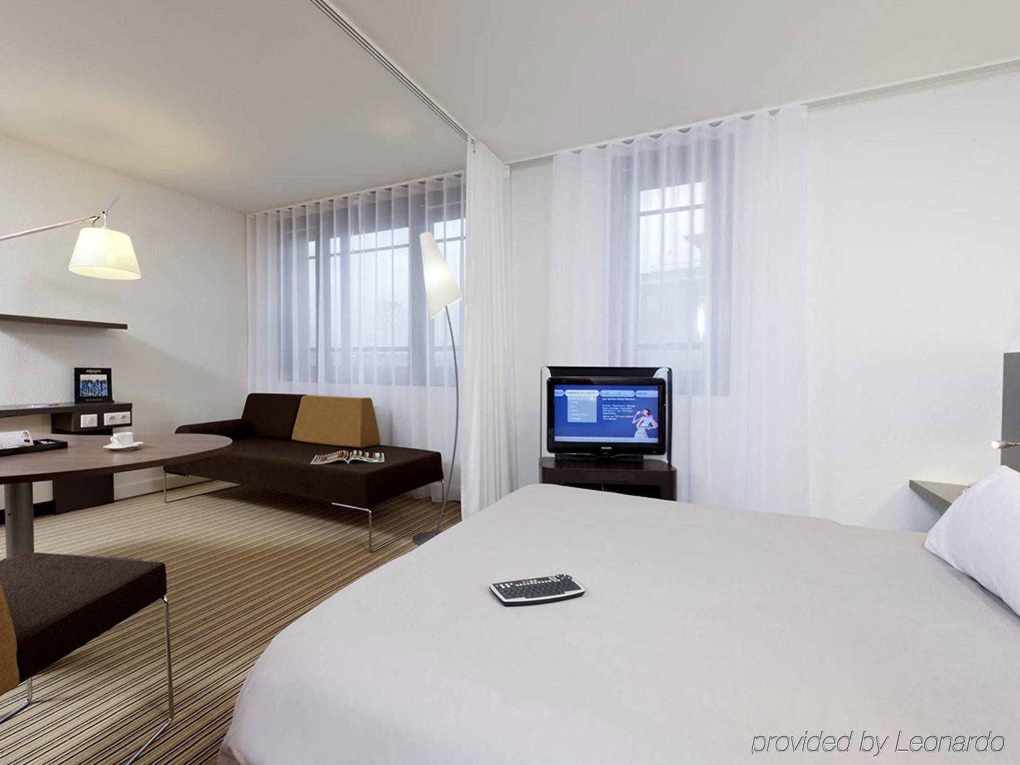 B&B Hotel Rueil-Malmaison Gare Экстерьер фото