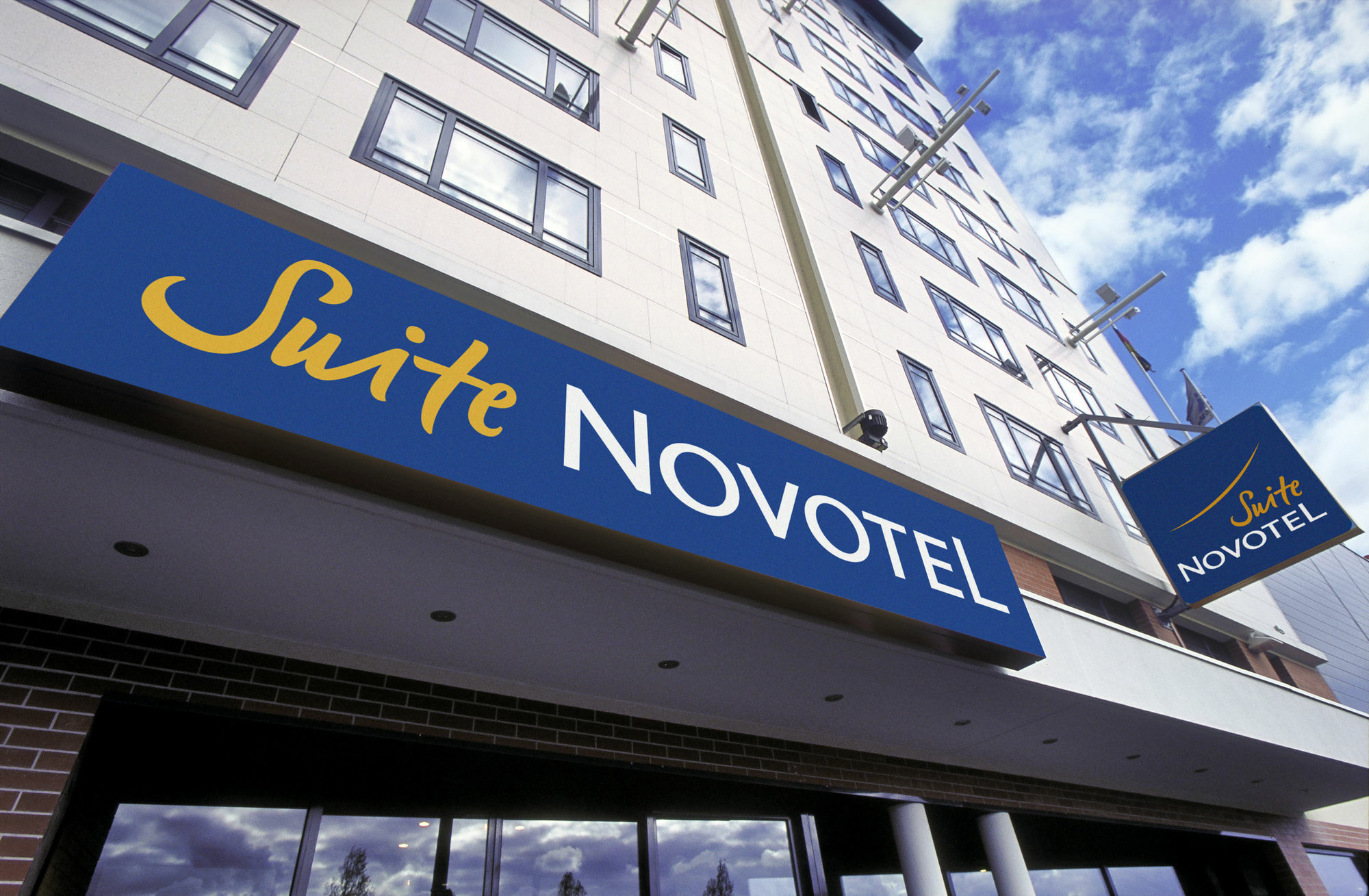 B&B Hotel Rueil-Malmaison Gare Экстерьер фото