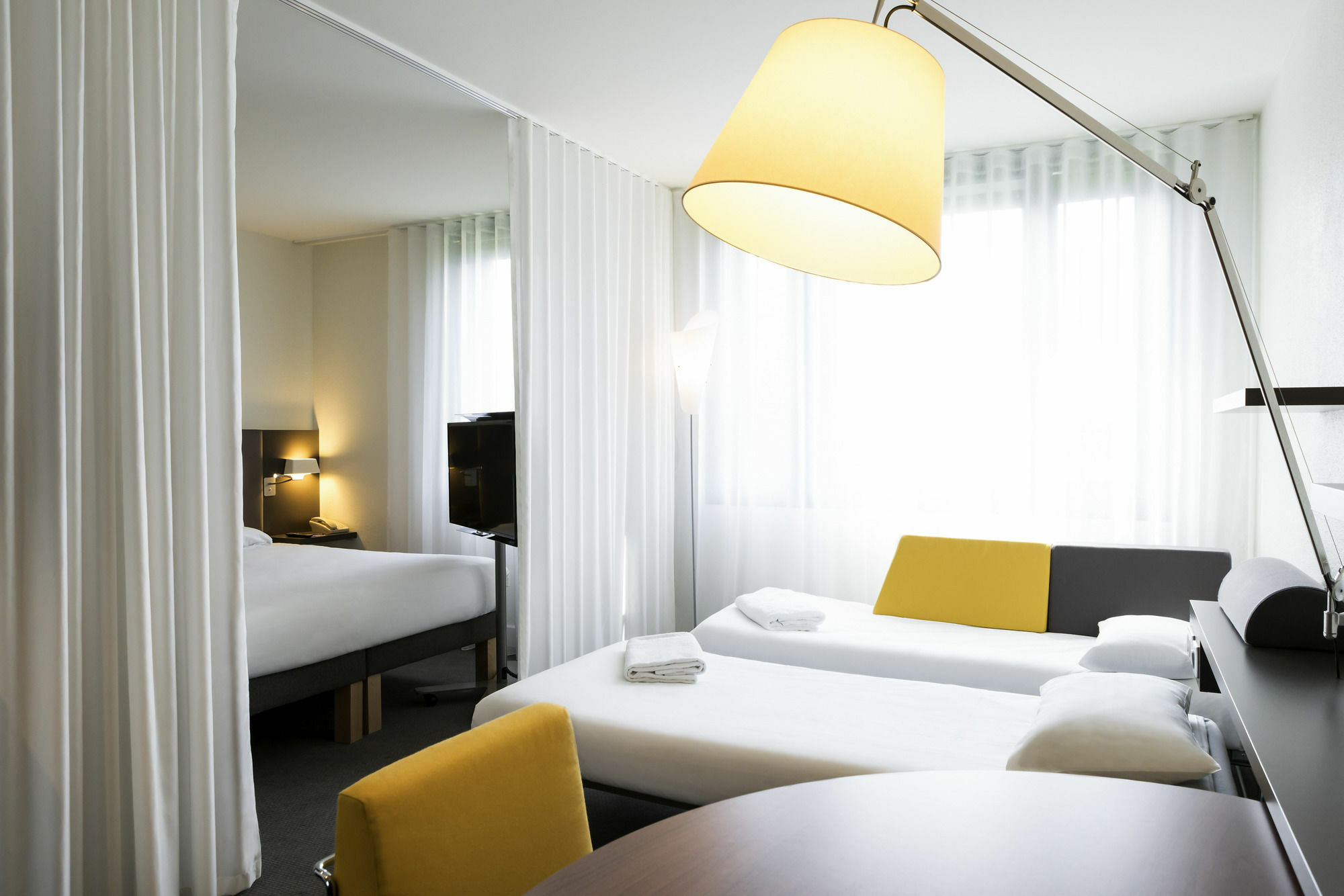 B&B Hotel Rueil-Malmaison Gare Экстерьер фото